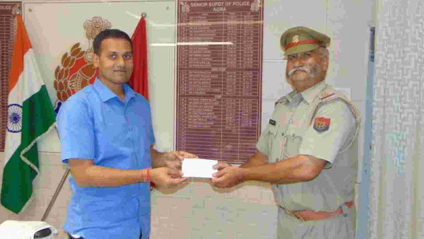 IPS मनु महाराज ने दरोगा को दिया था मूंछों के लिए इनाम