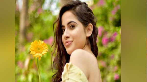 डोरी पर टिके टॉप में आईं उर्फी जावेद आईं नजर 