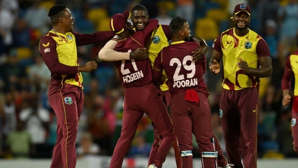 दिग्गजों की लिस्ट में शुमार जेसन होल्डर दिग्गजों की लिस्ट में शुमार जेसन होल्डर