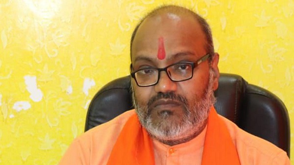 महात्मा गांधी पर भी कही ये बात 