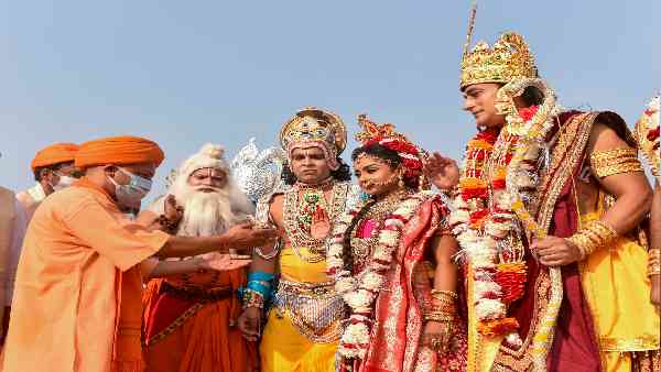 यूपी के करीब 15 करोड़ वोटर तय करेंगे योगी का सियासी 'भाग्य'