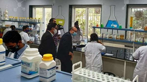 स्वामी आत्मानंद स्कूलों की तर्ज पर होगा हिंदी स्कूलों का कायाकल्प 