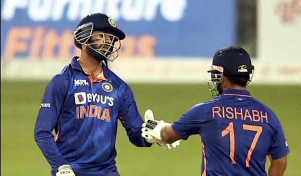 मध्यक्रम में फिट नहीं बैठते हैं ऋषभ पंत