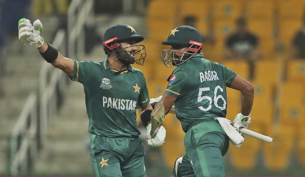 बाबर आजम ने पूरे किये 4000 वनडे रन