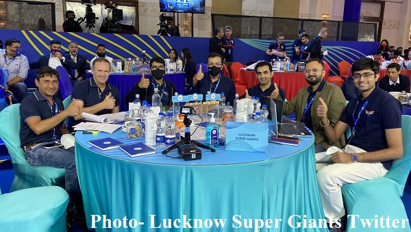  'यह पैसा पाउंड में कितना होगा?'