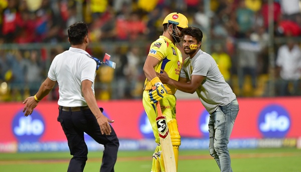 सीएसके ने रैना को नहीं लिया, फैंस के दिल टूटे-