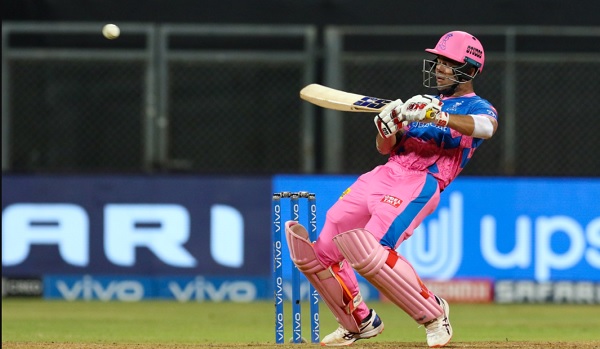 1. राजस्थान रॉयल्स ने रियान पराग को 3.8 करोड रुपए में खरीद लिया-