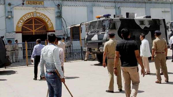 51 लाख पेजों की चार्जशीट बनाई गई 51 लाख पेजों की चार्जशीट बनाई गई