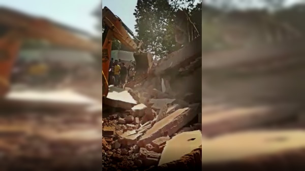 तीसरी मंजिल की छत डाली जा रही थी