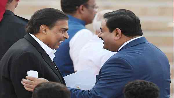 जुकरबर्ग से भी अमीर हो गए अंबानी और अडाणी