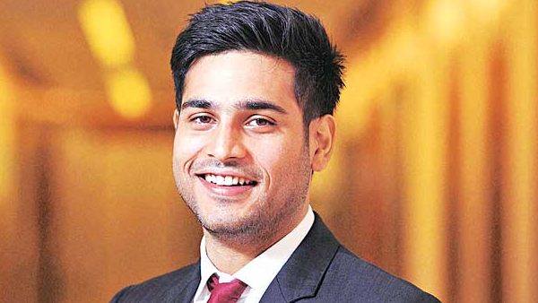 विदेश से हासिल की शिक्षा