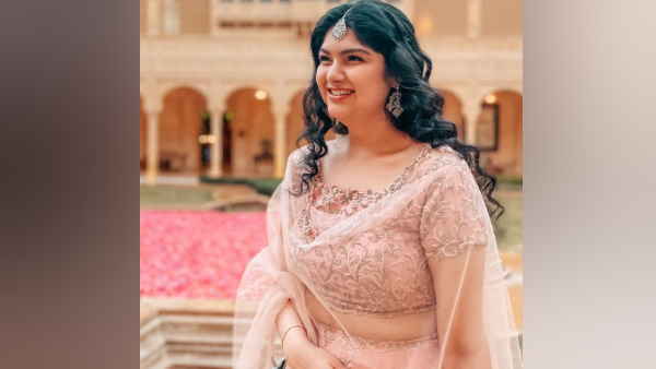 अंशुला ने इंस्टाग्राम पर एक मिरर सेल्फी शेयर करते हुए लिखा
