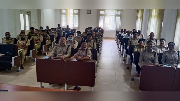 सीखना चाहिए दहेज लेने वालों को