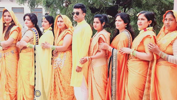 UP Assembly Elections 2022: Agra Groom casts their vote before wedding, set an example by marrying without dowry