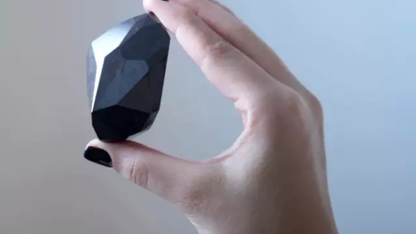 उल्का की टक्कर से निर्माण?