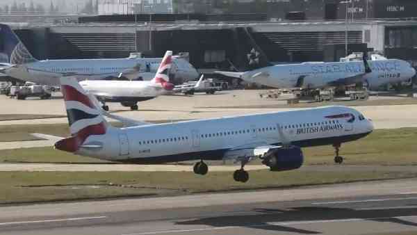 140 मील प्रति घंटे की रफ्तार से रनवे पर उतर रहा था विमान