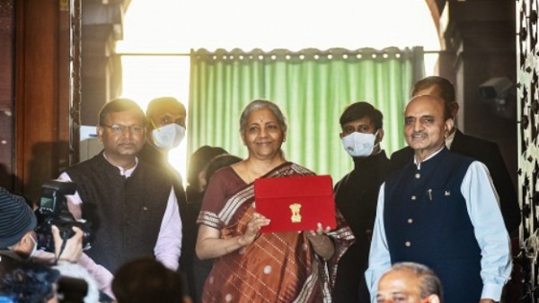 5 साल में 60 लाख नौकरी, घरों के लिए 48 हजार करोड़ का फंड