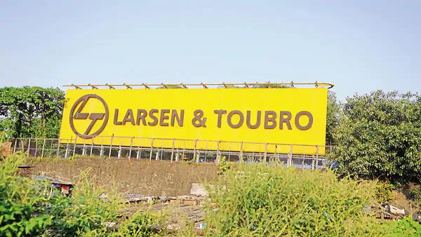 कुल कितना लंबा रूट और कितने पिलर बनेंगे?