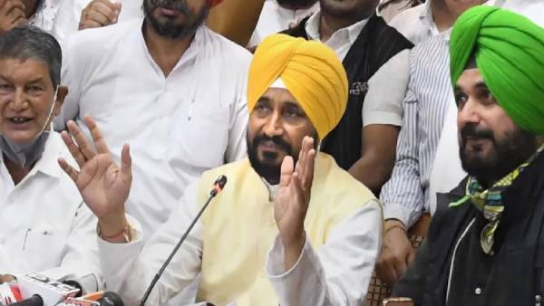 पंजाब में बयानबाज़ी से गरमाई सियासत