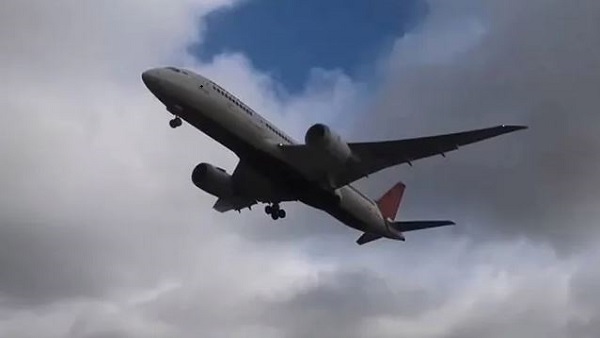 चीनी सेना को ट्रेनिंग दे रहे 30 पूर्व ब्रिटिश पायलट