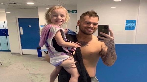 लोगों को जागरूक करने का काम कर रहे हैं डेल