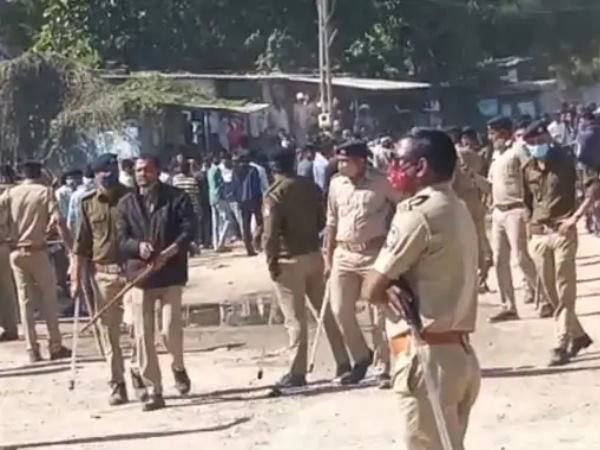 हमले में बाराती घायल हमले में बाराती घायल