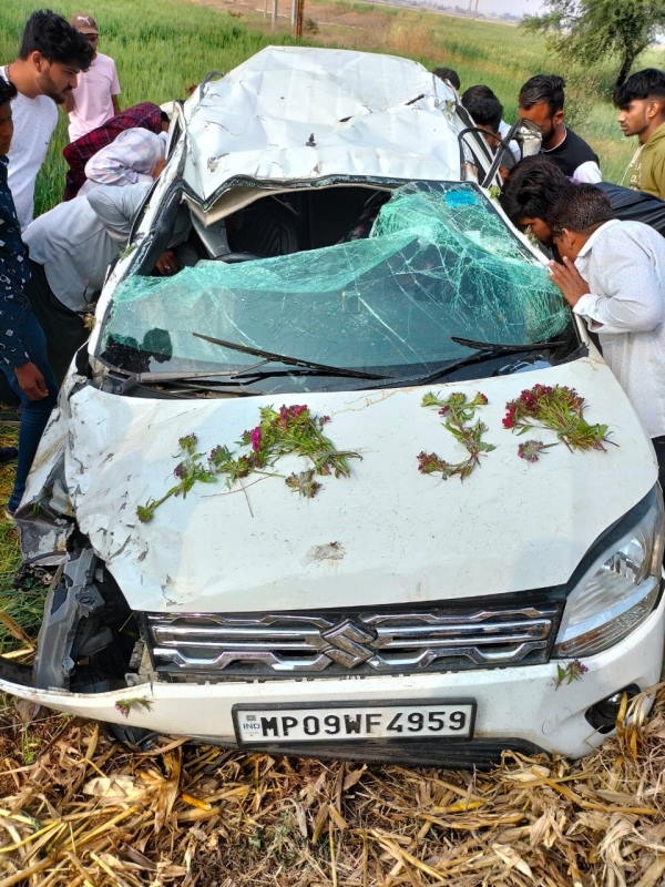 हादसा ड्राइवर को झपकी आने से हुआ