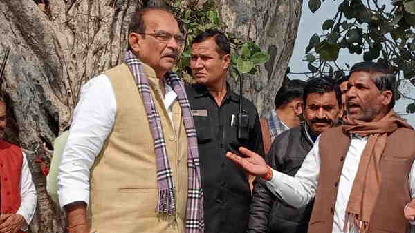 मुलायम के गढ़ में चुनौती देकर बनाई सियासी पकड़