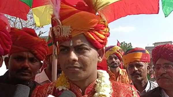 सम से खास 21 ऊंटों को मंगवाया 