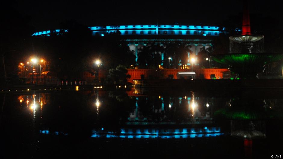 संसद और विधान सभाओं में दागी सदस्यों की संख्या बढ़ती जा रही है