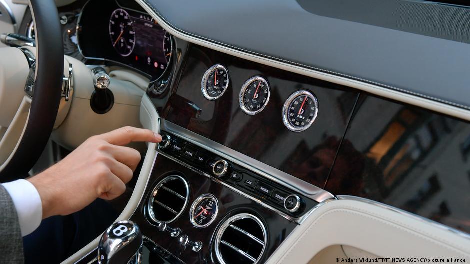 अब ऐसा ज्यादा होने लगा है कि लोग खुली सब्जियां या फल कार के बूट में रख दें.