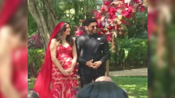 अख्तर खानदान की बहू बनीं शिबानी दांडेकर