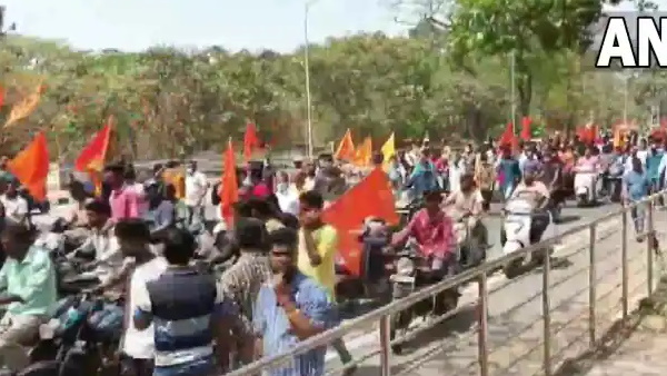 Bajrang Dal activist murder: 3 held, Karnataka Police fire in air in Shivamogga to disperse crowd Bajrang Dal activist murder: 3 held, Karnataka Police fire in air in Shivamogga to disperse crowd