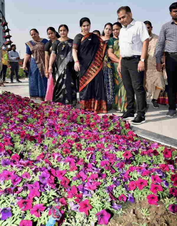 कई तरह की पानी की टंकियां 