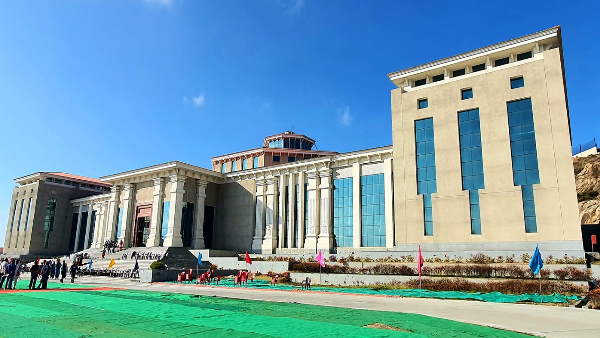 गैरसेंण को राजधानी बनाने का दावा, लेकिन स्थाई शब्द नहीं