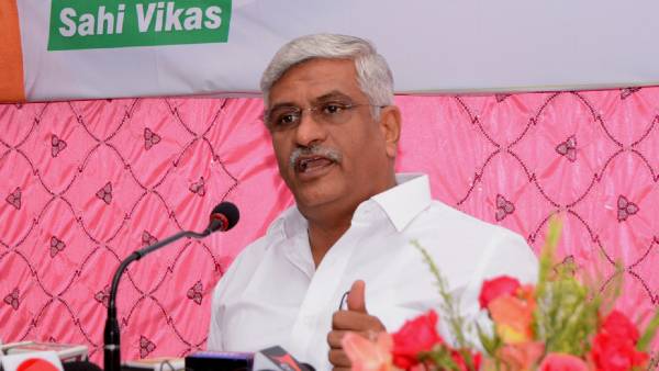 शेखावत के बयान से चढ़ा सियासी पारा