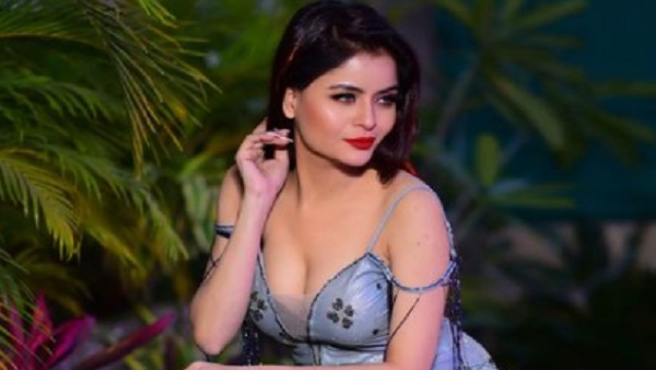 लोगों ने पूछा, धनिया लेने निकली हो क्या
