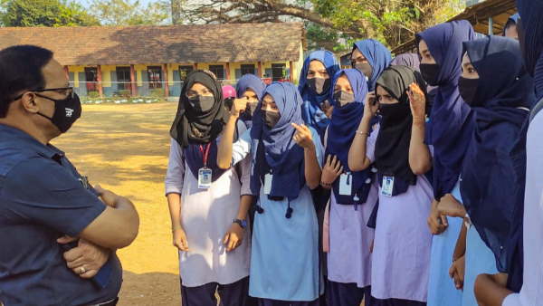 कर्नाटक हिजाब विवाद कर्नाटक हिजाब विवाद