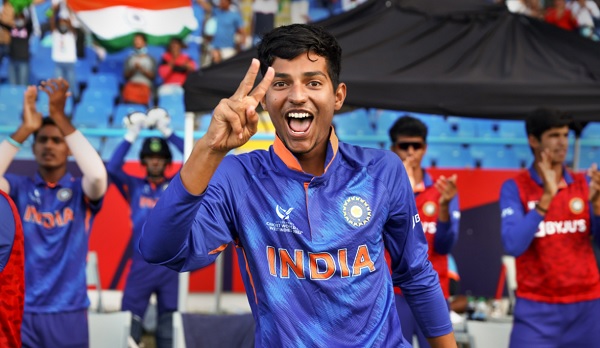 8 देशों के खिलाड़ी इस टीम को रिप्रेजेंट कर रहे हैं