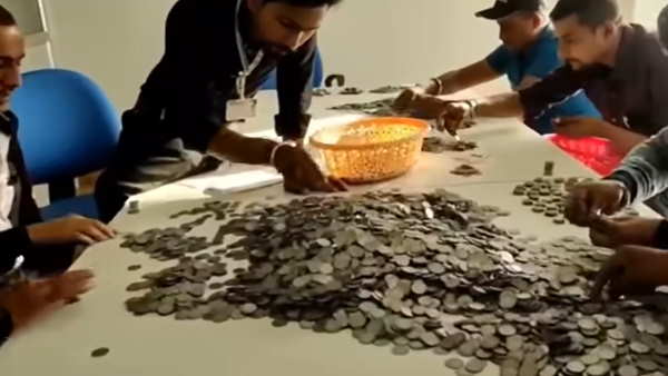 उसे अपने सपनों का स्कूटर खरीदना था