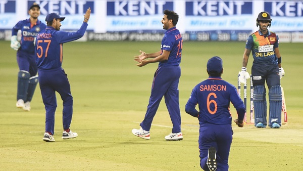 अय्यर ने बतायी बुमराह को रिश्वत देने की बात अय्यर ने बतायी बुमराह को रिश्वत देने की बात