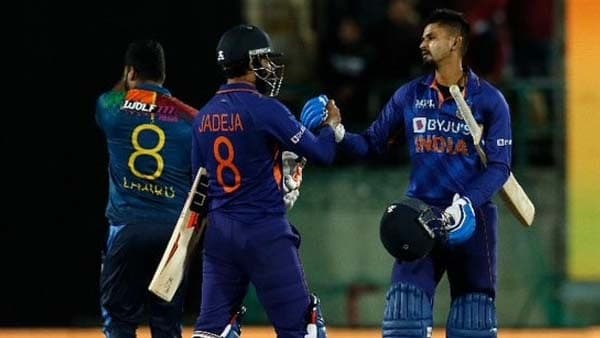 पेसर्स के खिलाफ संघर्ष करते नजर आये हैं अय्यर