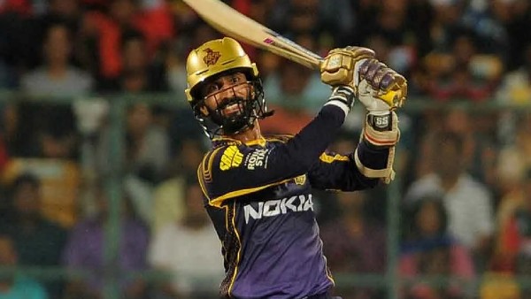 दिनेश कार्तिक - INR 38.94 करोड़ दिनेश कार्तिक - INR 38.94 करोड़