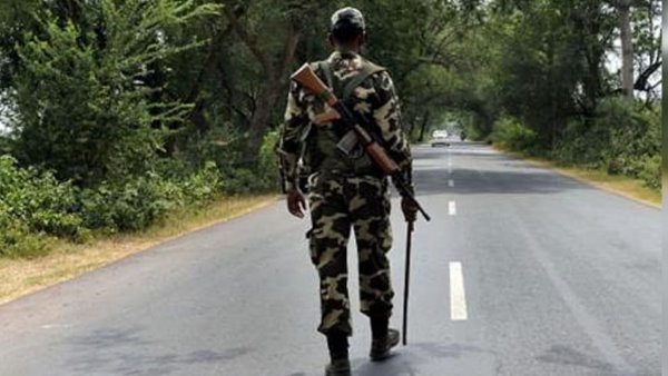 कमरे में मिली बीयर के खाली केन, आपत्तिजनक वस्तुएं