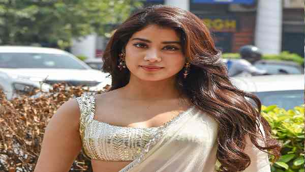 जाह्नवी कपूर के साथ क्या हुआ ? जाह्नवी कपूर के साथ क्या हुआ ?