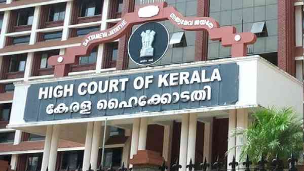 Kerala High Court takes suo moto cognizance in alleged feet-washing of 12 Brahmin priests by devotees at Sri Poornathrayeesa Temple in Tripunithura Kerala High Court takes suo moto cognizance in alleged feet-washing of 12 Brahmin priests by devotees at Sri Poornathrayeesa Temple in Tripunithura