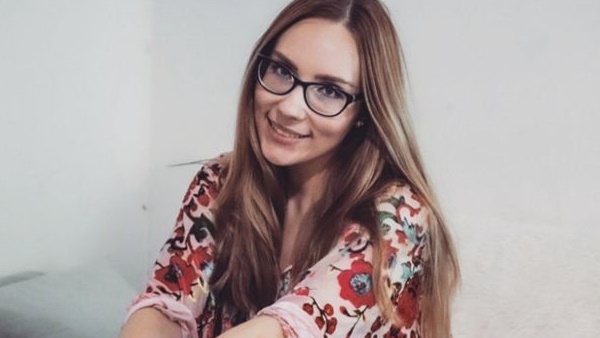 3 घंटे की सर्विस के लिए चार्ज करती हैं 17 हजार रुपए