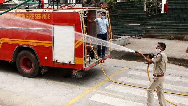 fire broke out in a spa center in Noida Sector 53