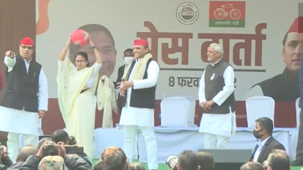 किरणमय नंदा ने कोलकाता में सीएम ममता बनर्जी से की मुलाकात