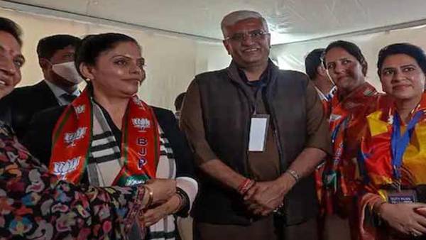 कांग्रेस आलाकमान पर भी साधा निशाना